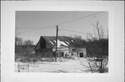 COUNTY HIGHWAY HH, N SIDE, .3 M W OF PARK HILL RD, a Astylistic Utilitarian Building barn, built in Rock Elm, Wisconsin in .