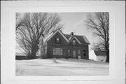PARK RD, W SIDE, .3 M N OF CHIMNEY ROCK RD, a Gabled Ell house, built in El Paso, Wisconsin in .
