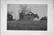 OLD HICKORY RD, E SIDE, .6 M S OF COUNTY LINE DR, a Gabled Ell house, built in Gilman, Wisconsin in .