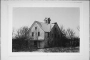 WASHINGTON RD AND STATE HIGHWAY 183, NW CNR, a Cross Gabled house, built in Gilman, Wisconsin in .