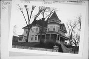 LOCUST ST, 140, AT ORANGE ST, NE CNR, a Queen Anne hotel/motel, built in Prescott, Wisconsin in 1907.