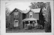 427 E ELM ST, a Gabled Ell house, built in River Falls, Wisconsin in 1890.