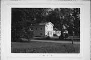 WEST SIDE OF PORTAGE COUNTY BB, 300 FEET N OF INTERSECTION WITH W, a Gabled Ell house, built in Almond, Wisconsin in 1870.