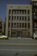 610 S MAIN ST, a Prairie School large office building, built in Racine, Wisconsin in 1915.