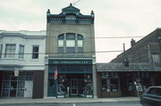 415 6TH ST, a Italianate grocery, built in Racine, Wisconsin in 1883.