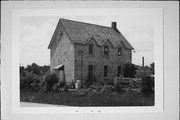 5017 SEVEN MILE RD, a Front Gabled school-one to six room, built in Caledonia, Wisconsin in 1890.