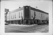 301 6TH ST, a Art/Streamline Moderne retail building, built in Racine, Wisconsin in 1938.
