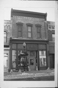 613 6TH ST, a Italianate retail building, built in Racine, Wisconsin in 1884.