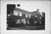 218 16TH ST, a Colonial Revival/Georgian Revival house, built in Racine, Wisconsin in 1940.