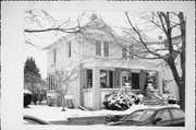 1118 HAYES AVE, a American Foursquare house, built in Racine, Wisconsin in 1912.