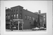 400 MAIN ST, a Romanesque Revival retail building, built in Racine, Wisconsin in 1848.