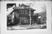 1036-1038 PARK AVE, a Prairie School house, built in Racine, Wisconsin in 1924.