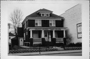 3305 WASHINGTON AVE, a American Foursquare house, built in Racine, Wisconsin in 1914.