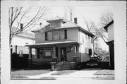 3517 WASHINGTON AVE, a American Foursquare house, built in Racine, Wisconsin in 1910.