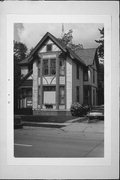 914 WISCONSIN AVE, a Queen Anne house, built in Racine, Wisconsin in 1878.