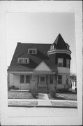 242 N CENTRAL AVE, a Queen Anne house, built in Richland Center, Wisconsin in 1891.