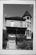 932 W SEMINARY ST, a Queen Anne house, built in Richland Center, Wisconsin in 1895.