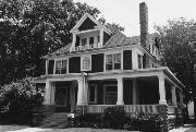 910 BROAD ST, a Neoclassical/Beaux Arts house, built in Beloit, Wisconsin in 1905.