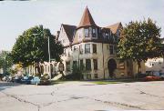 1537-1545 N CASS ST, a Queen Anne row house/townhouse, built in Milwaukee, Wisconsin in 1891.