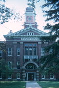 S SIDE OF E MADISON ST AT FOREST AVE, a Neoclassical/Beaux Arts courthouse, built in Crandon, Wisconsin in 1909.