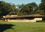 7111 N BARNETT LN, a Usonian house, built in Fox Point, Wisconsin in 1948.