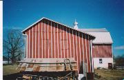 6104 STATE HIGHWAY 35 6104 STATE HIGHWAY 35, a Astylistic Utilitarian Building barn, built in La Crosse, Wisconsin in .