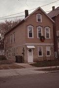 1860-1862 N ARLINGTON PL, a Italianate house, built in Milwaukee, Wisconsin in 1882.