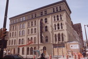 331 E WISCONSIN AVE, a Italianate retail building, built in Milwaukee, Wisconsin in 1867.