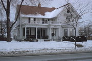 2590 S SUPERIOR ST, a Gabled Ell house, built in Milwaukee, Wisconsin in 1870.