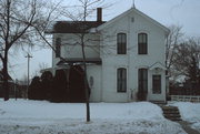 2136 E ESTES ST (A.K.A. 2795 S SHORE DR), a Italianate house, built in Milwaukee, Wisconsin in 1880.