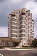 1260 N PROSPECT AVE, a Art/Streamline Moderne apartment/condominium, built in Milwaukee, Wisconsin in 1937.