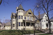 2723 N SUMMIT AVE, a Queen Anne house, built in Milwaukee, Wisconsin in 1894.