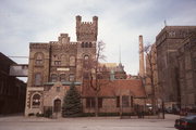 901 W JUNEAU AVE, a German Renaissance Revival large retail building, built in Milwaukee, Wisconsin in 1933.