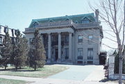 2230 N TERRACE AVE, a Neoclassical/Beaux Arts house, built in Milwaukee, Wisconsin in 1907.