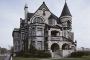 1492 W WISCONSIN AVE, a Romanesque Revival house, built in Milwaukee, Wisconsin in 1886.