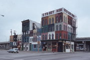 300 W JUNEAU AVE (FORMERLY 306-308 W JUNEAU AVE), a Commercial Vernacular large retail building, built in Milwaukee, Wisconsin in 1895.