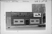 602-608 S 2ND ST, a Astylistic Utilitarian Building warehouse, built in Milwaukee, Wisconsin in 1923.