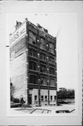 331 S 3RD ST, a Commercial Vernacular industrial bldg/manufacturing facility, built in Milwaukee, Wisconsin in 1891.