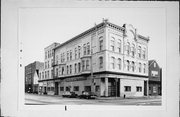 800 S 5TH ST (AKA 425 W NATIONAL AVE), a Commercial Vernacular large retail building, built in Milwaukee, Wisconsin in 1882.