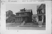 1037 S 10TH ST, a American Foursquare house, built in Milwaukee, Wisconsin in 1915.