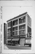 1425 N 12TH ST, a Neoclassical/Beaux Arts large retail building, built in Milwaukee, Wisconsin in 1922.