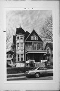 931 N 14TH ST, a Queen Anne duplex/two-flat, built in Milwaukee, Wisconsin in 1894.