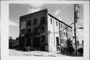 422 N 15TH ST, a Astylistic Utilitarian Building industrial building, built in Milwaukee, Wisconsin in 1901.