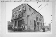 422 N 15TH ST, a Astylistic Utilitarian Building industrial bldg/manufacturing facility, built in Milwaukee, Wisconsin in 1901.