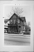 826 N 17TH ST, a Queen Anne house, built in Milwaukee, Wisconsin in 1911.