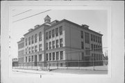 2029 N 20TH ST, a Queen Anne elementary, middle, jr.high, or high, built in Milwaukee, Wisconsin in 1897.