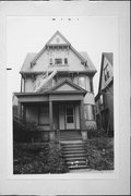 1113 N 21ST ST, a Queen Anne house, built in Milwaukee, Wisconsin in 1899.