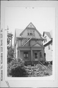 1113 N 21ST ST, a Queen Anne house, built in Milwaukee, Wisconsin in 1899.