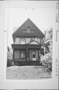 1123 N 21ST ST, a Queen Anne house, built in Milwaukee, Wisconsin in 1899.