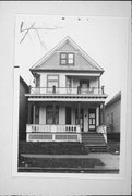 1127-1129 N 26TH ST, a Queen Anne duplex/two-flat, built in Milwaukee, Wisconsin in 1943.